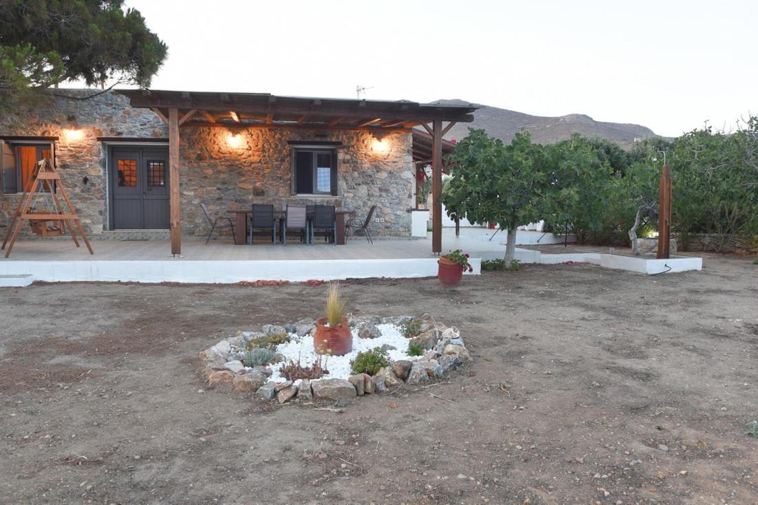 Flora'S Beach And Pool Villa In Syros Liaropa Exterior photo